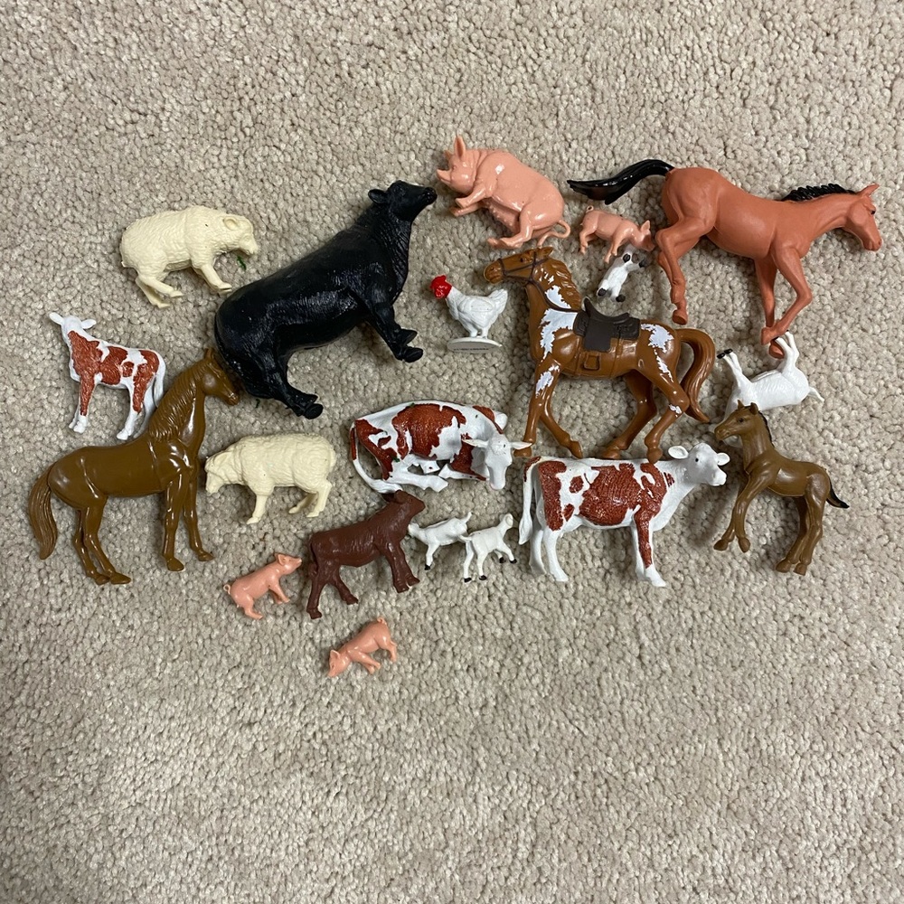 4 sets of figurines